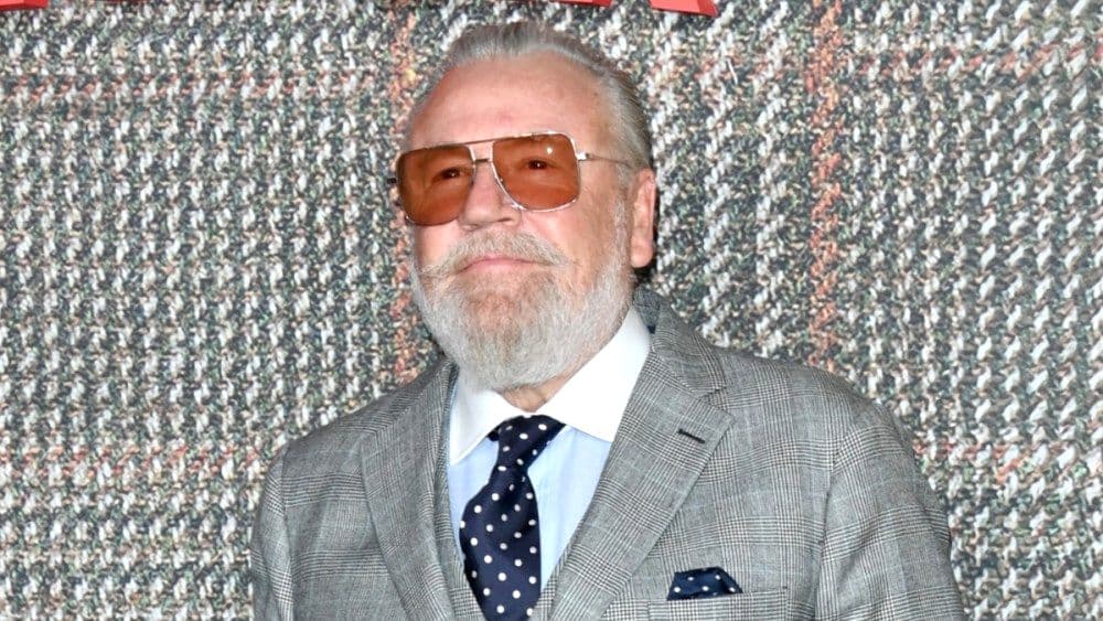 The Line Was Crossed: How Ray Winstone Stood Up for a Co-Star—and What It Reveals About Hollywood’s Old Guard" The set