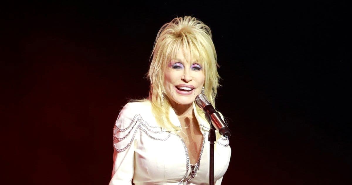 The Last Hug: How Dolly Parton’s Niece Found a Mother in the Mountains The call came at 4 a.m., just like always. For