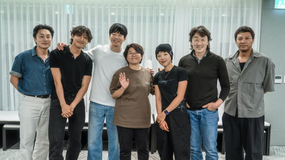 Lee Jung-eun and Kim Moo-yul Team Up for Netflix's Action-Noir Series "The Shooter