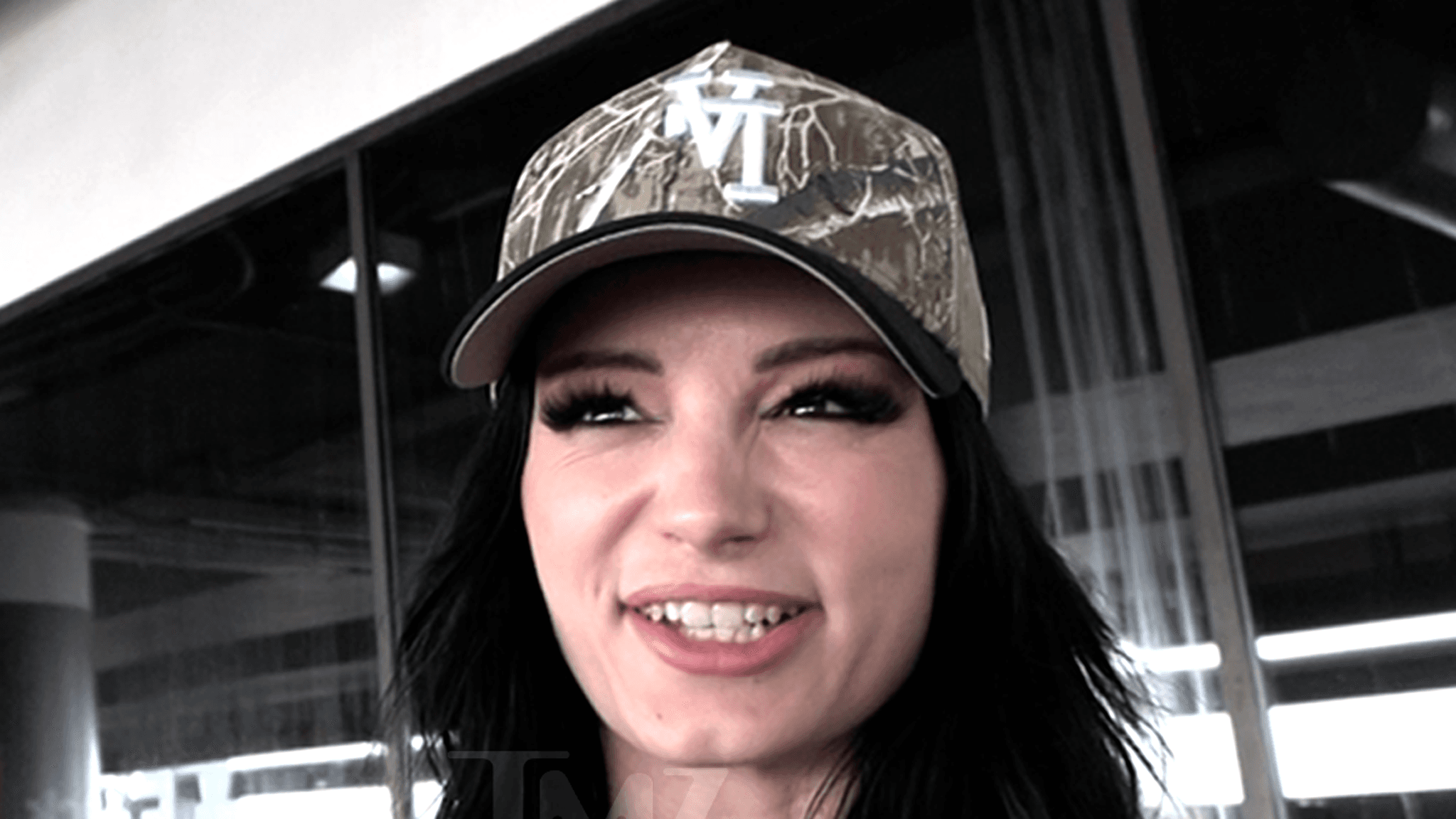 The Line Was Crossed: How a Fan’s Obsession Turned WWE Star Paige Into a Reluctant Vigilante Paige stood in the sterile