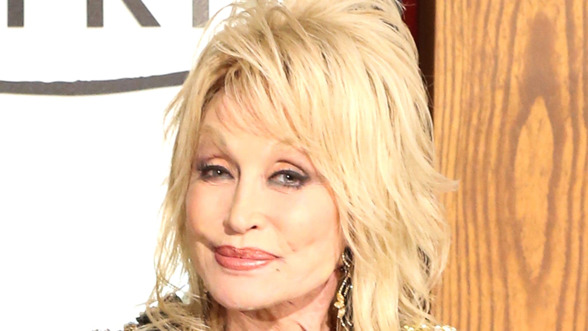 Dolly Parton’s Final Goodbye: A Family Reunites in Nashville The quiet hills of Woodlawn Memorial Park in Nashville