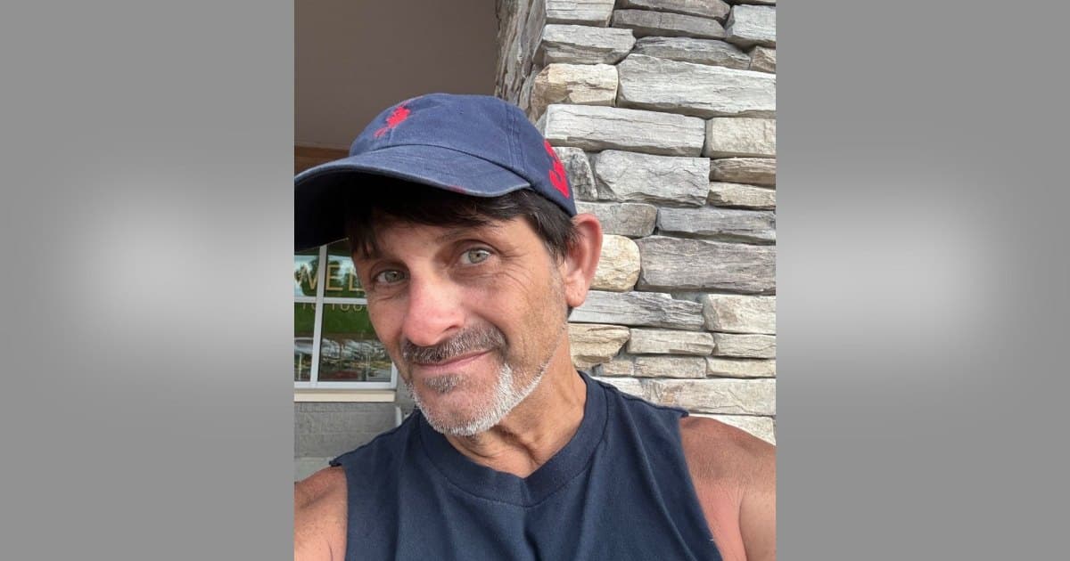 Heartbroken Community Mourns Florida Father Killed While Breaking Up Schoolyard Brawl