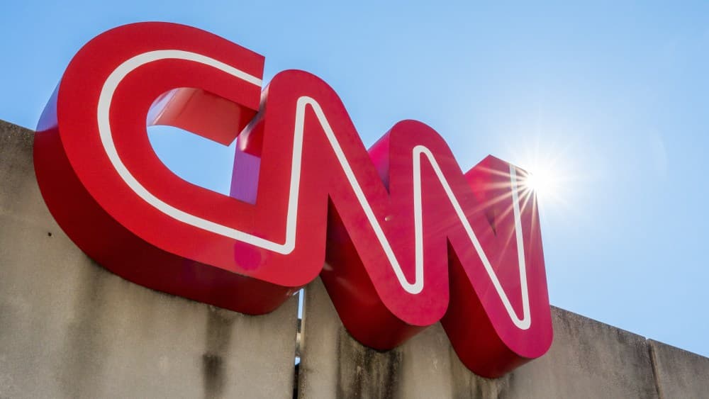 Paramount Ponders Oversight Committee for Potential CNN Acquisition